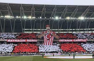 Sivasspor taraftarlarından Türk bayrağı koreografisi