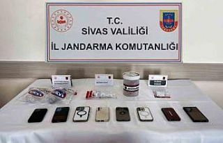 Sivas’ta eş zamanlı uyuşturucu operasyonu: 5...