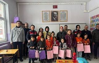 Sivas’ta jandarmadan öğrencilere karne sürprizi