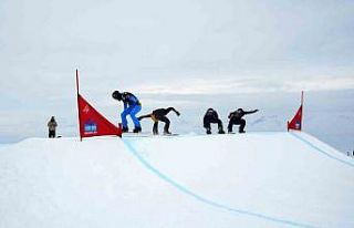 Snowboard’un yıldızları Ergan Dağı’nda buluştu