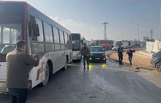 Suriye’de Şeyh Maksud Mahallesine gelen 20 otobüs,...
