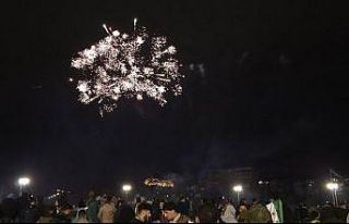 Suriyeliler Emevi Meydanı’nda 2026’ya coşkuyla...