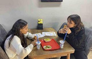 Takdir belgesi alan öğrencilere ücretsiz döner...