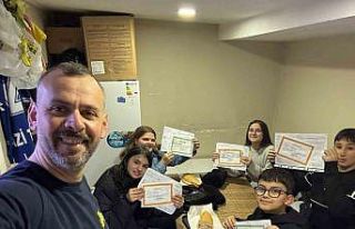 Takdir ve teşekkür belgesi getiren dönerle döndü