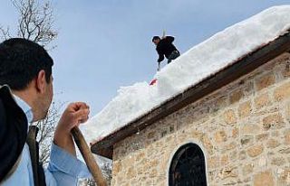 Tarihi miras onlara emanet: Muhtar ve imamdan örnek...