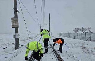 TCDD’den demiryollarında kar mesaisi