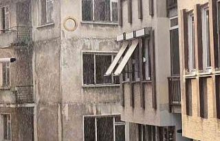 Tekirdağ’da doluyla karışık yağış