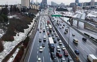TEM Otoyolu Mahmutbey Gişeleri’nde trafik havadan...