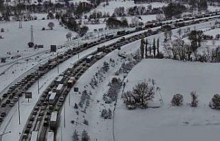TEM Otoyolu’nun Bolu geçişinde trafik felç: Ankara...