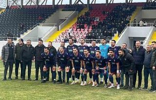 Tepecikspor zirve takibini bırakmıyor