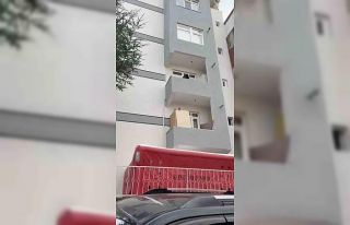 Teslim olmamak için kendini balkona kilitledi: Müzakereci...