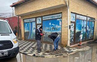 Tıkalı yağmur suyu giderleri açılıyor