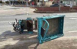 Tırın çarptığı mopette bir kişi öldü, 3 kişi...