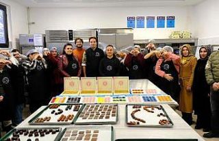 Tokat’ta koruma altındaki çocuklara çikolata...