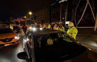 Trafik uygulamasında alkollü çıktı, gazeteciye...
