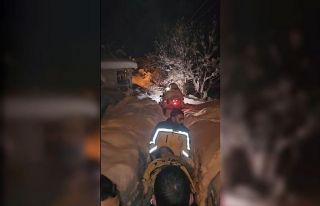 Tunceli’de kapalı yollar aşıldı, ayağı kırılan...