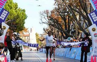 Türkiye İş Bankası 48. İstanbul Maratonu’nda...