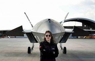 Türkiye’nin ilk insansız savaş uçağı KIZILELMA’nın...