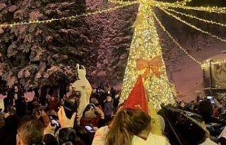 Uludağ’da 2026’ya coşkulu merhaba: Gökyüzü...