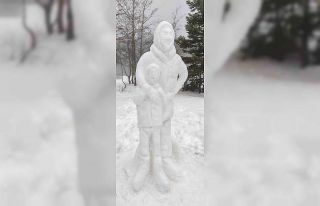 Uludağ’da kardan heykel sanat eserini aratmadı