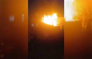 Ümraniye’de korkutan çatı yangını