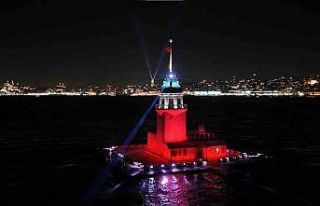 Üsküdar Kız Kulesi’nde yılbaşına özel ışık...