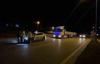 Uygulama noktasından kaçan tır sürücüsünün...