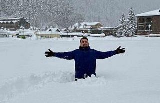 Uzungöl’de kar kalınlığı 1 metreyi aştı