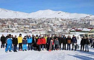 Vali Ahmet Karakaya, kayak il birinciliği müsabakalarında...