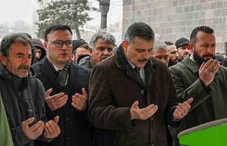 Vali Çiftçi’den Naciye Nine’ye vefa