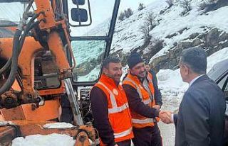 Vali Ekici karla mücadele çalışmalarını denetledi