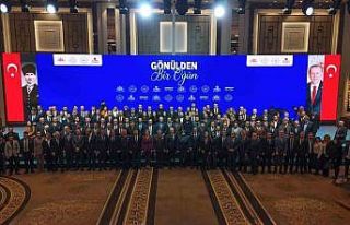 Vali Gül: "100 bin çocuğumuza sıcak yemek...