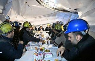Vali Özkan, yeni yılı madencilerle birlikte karşıladı