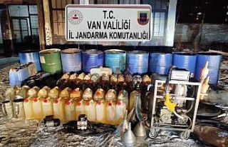Van’da kaçak akaryakıt ve sentetik hap ele geçirildi