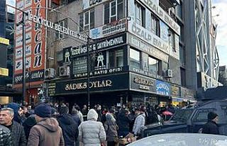 Van’da kuyumcunun altın ve paralarla kayıplara...