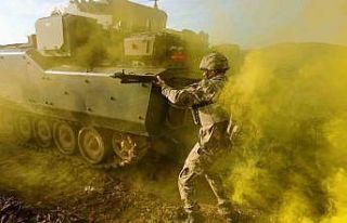 Vatan savunmasının kahramanları zorlu eğitimlerden...