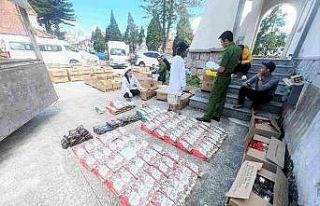 Vietnam polisinden sahte kahve deposuna baskın