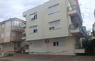 Yangın ihbarına gelen itfaiyeye evin içinde ’mangal’...