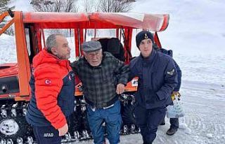 Yayla evinde mahsur kalan vatandaşı AFAD ve jandarma...