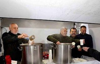 Yeni yılın ilk sabahında namazda buluştular