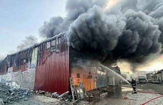 Yıllarca verdiği emekler alev alev yanan esnaf,...