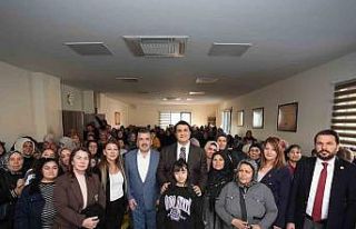 Yılmaz Karşıyaka’da kadınlarla buluştu