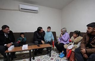 Yılmaz’dan evi yanan Kömek ailesine anlamlı ziyaret