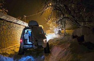 Yoğun kar yağışında UMKE ekipleri hastalara umut...