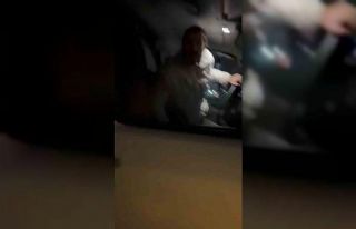 Yol verme tartışmasında 2 kişiyi bıçakla yaralayan...