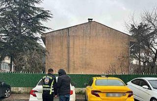 Yolcu seçtiği iddia edilen taksi şoförü trafikten...