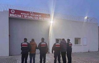 Yozgat’ta araçta uyuşturucuyla yakalanan 2 şüpheli...