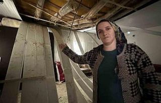 Yüksekova’da karın ağırlığına dayanamayan...