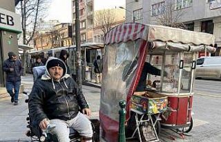 Yüzde 76 engeli olmasına ekmek parasını kazanmak...