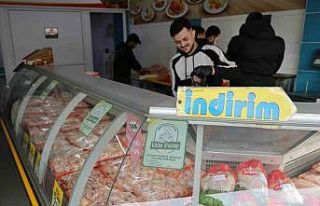 Zehirlenmeler tavuk fiyatlarını baskıladı